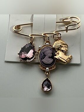 Gold-tone Vintage Cameo Charm Brooch with Purple Gem Accents